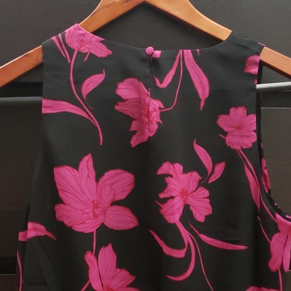 NWT Banana Republic Tank with Tie - Picture 5 of 6